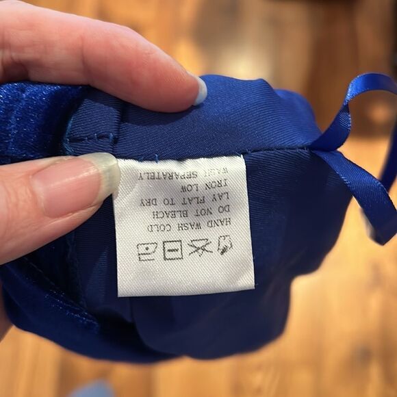 SUPERDOWN X REVOLVE electric blue crop top small - Picture 7 of 11